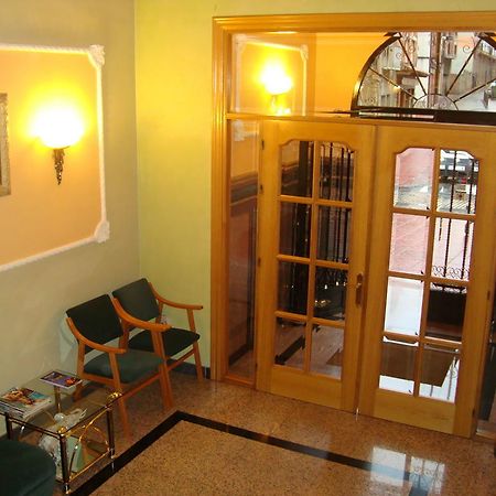 Hostal Universal Benavente Ngoại thất bức ảnh