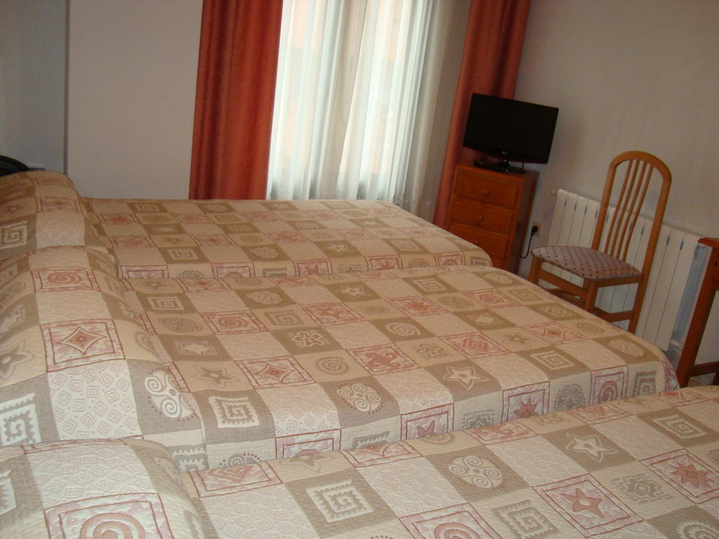 Hostal Universal Benavente Phòng bức ảnh