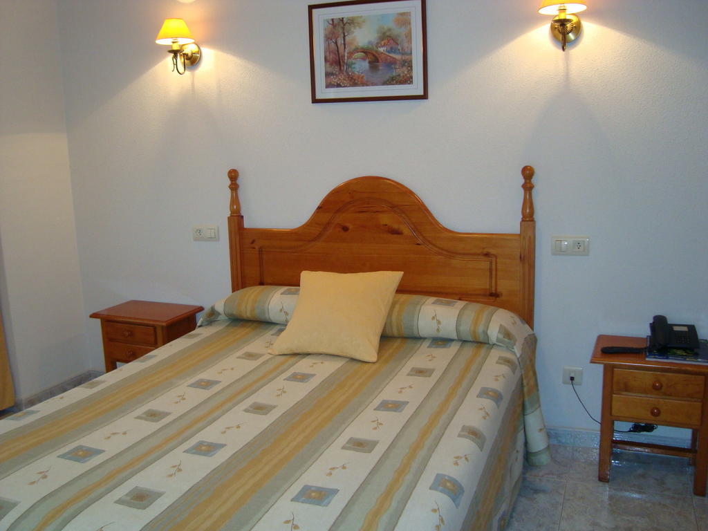 Hostal Universal Benavente Phòng bức ảnh