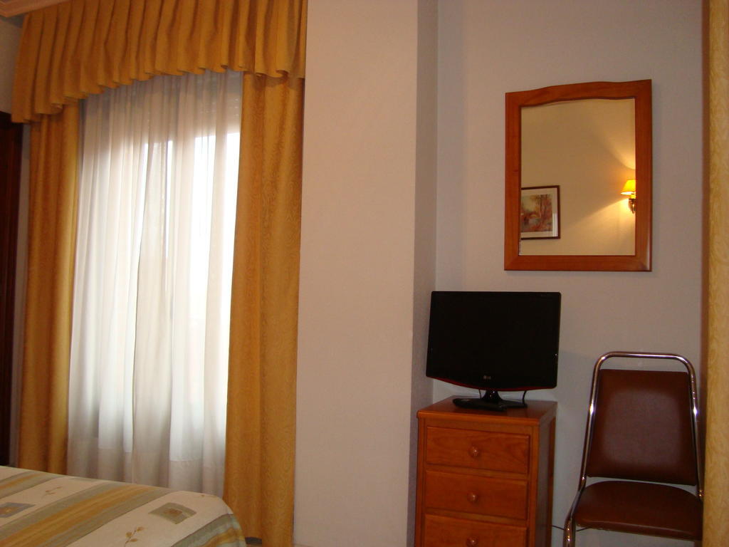 Hostal Universal Benavente Phòng bức ảnh