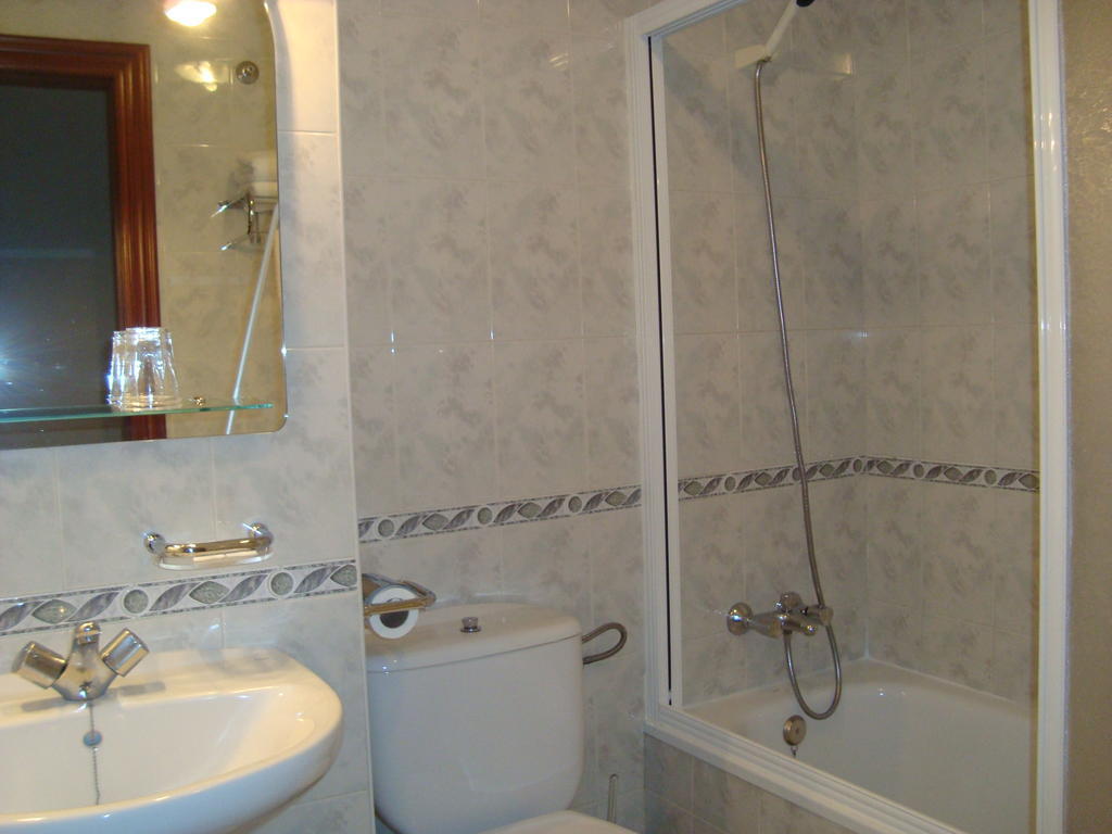 Hostal Universal Benavente Phòng bức ảnh