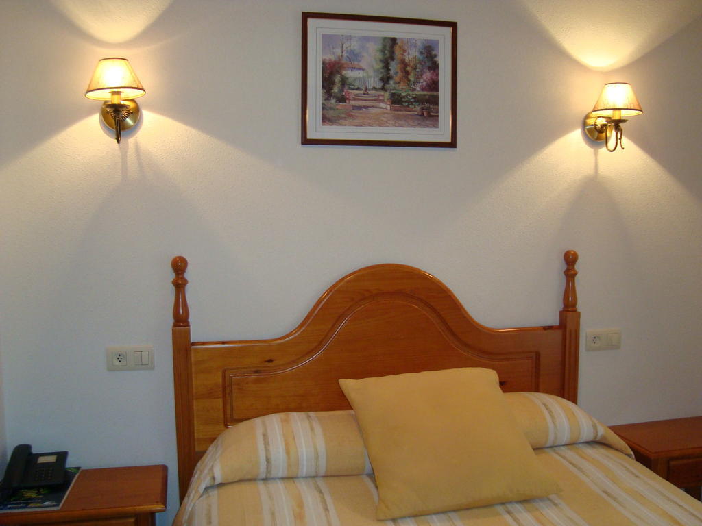 Hostal Universal Benavente Phòng bức ảnh