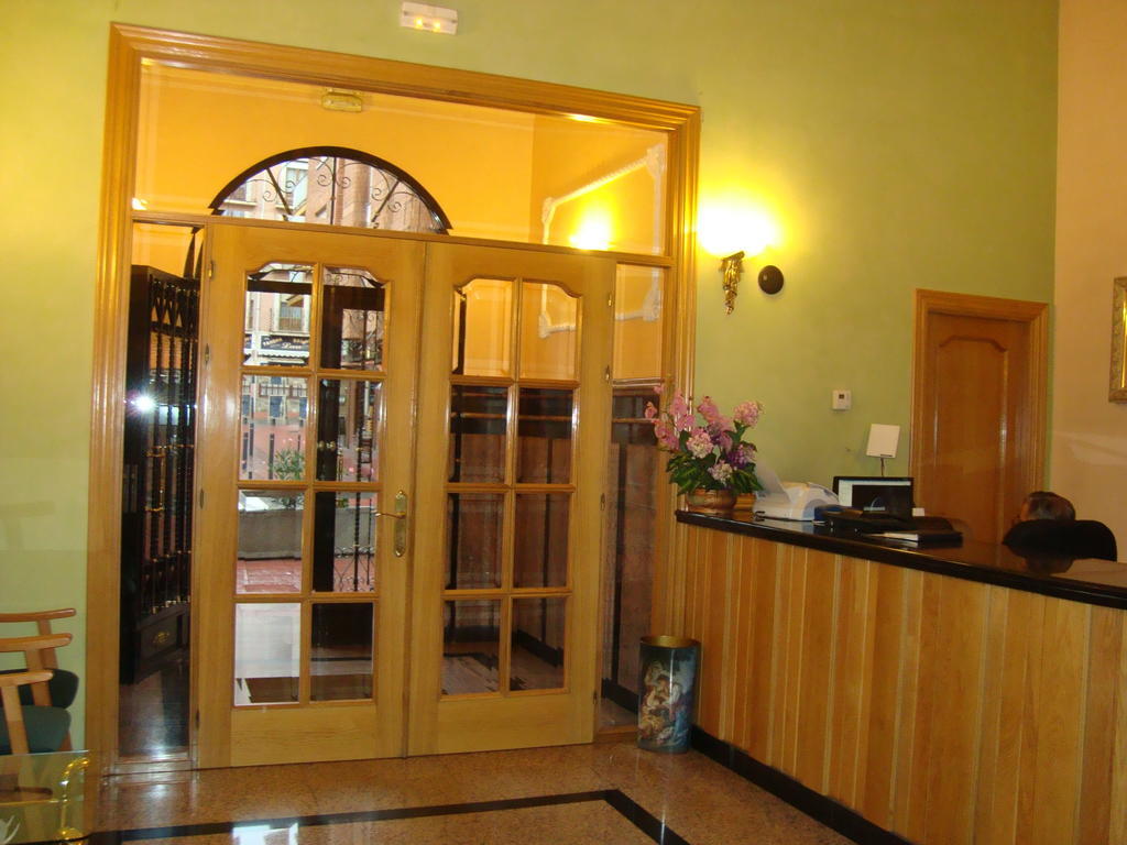 Hostal Universal Benavente Phòng bức ảnh