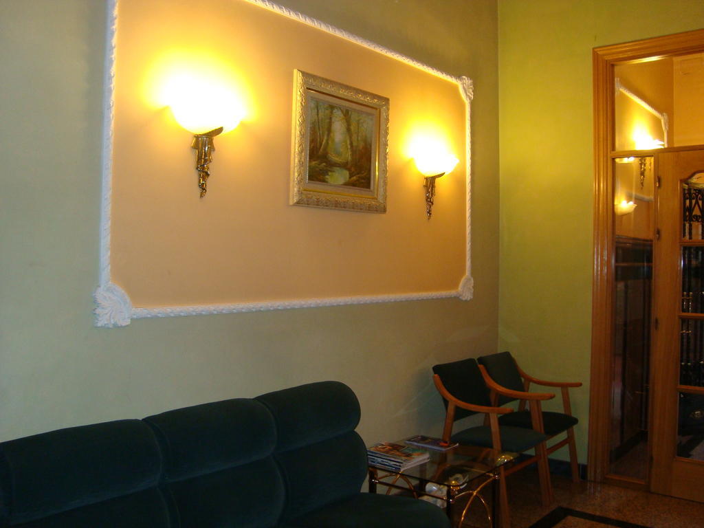 Hostal Universal Benavente Ngoại thất bức ảnh